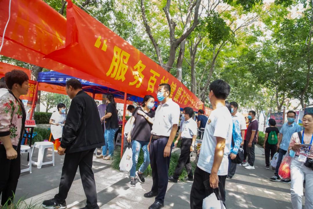 齊都醫(yī)院參加“服務(wù)百姓健康行動(dòng)”大型義診